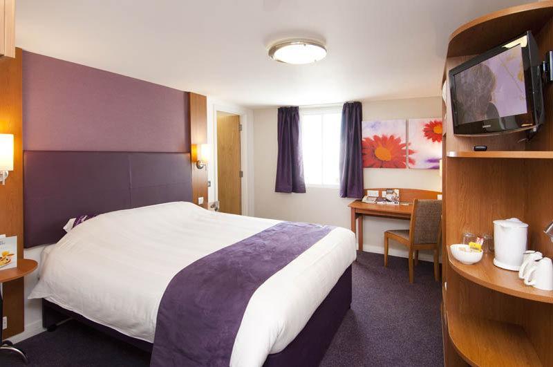 Premier Inn Llandudno Лландудно Джанкшен Экстерьер фото